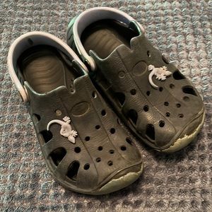 CROCS  size 10/11